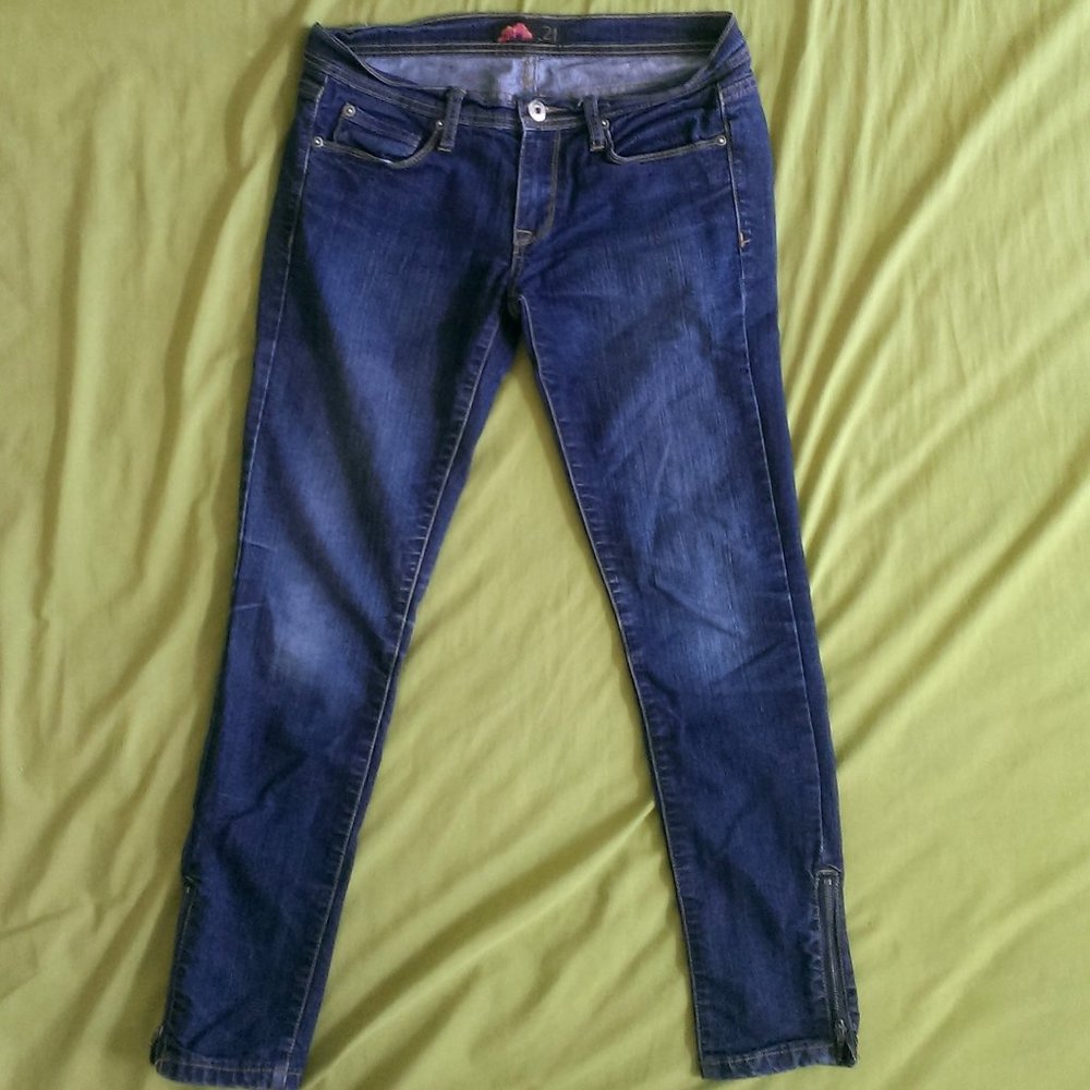 Forever 21 Slim Jeans size 26W x 26L